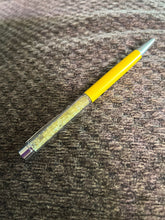 Load image into Gallery viewer, Pen: Crystal gem chipped filled