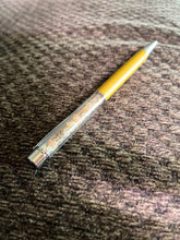 Load image into Gallery viewer, Pen: Crystal gem chipped filled