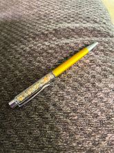 Load image into Gallery viewer, Pen: Crystal gem chipped filled