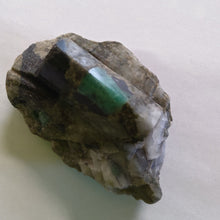 Load image into Gallery viewer, Raw: Emerald