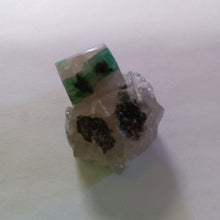 Load image into Gallery viewer, Raw: Emerald